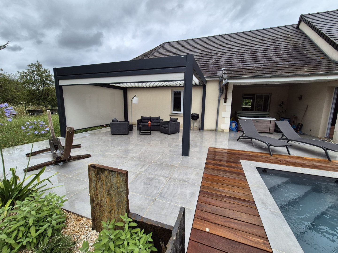 piscine_terrasse_pergola_spa_amengament_paysager_arbo-concept piscine avec volet immerge amenagement paysager pergola spa arbo concept piscines magiline a mont pres chambord loir et cher 41