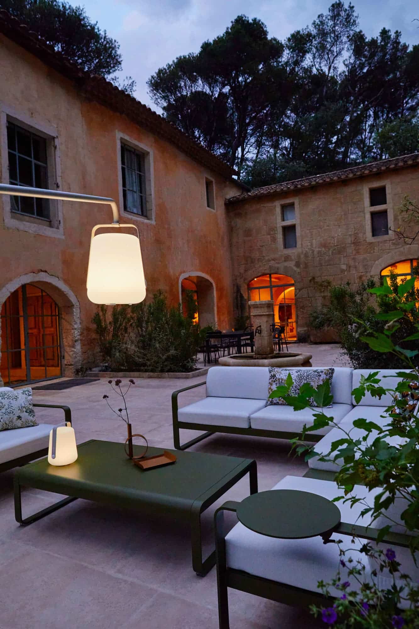 BALAD_GRIS_ARGILE_BELLEVIE_PESTO_VISUEL2024_TARASCON_LOUISE_CARRASCO_4_BD (1) (1)